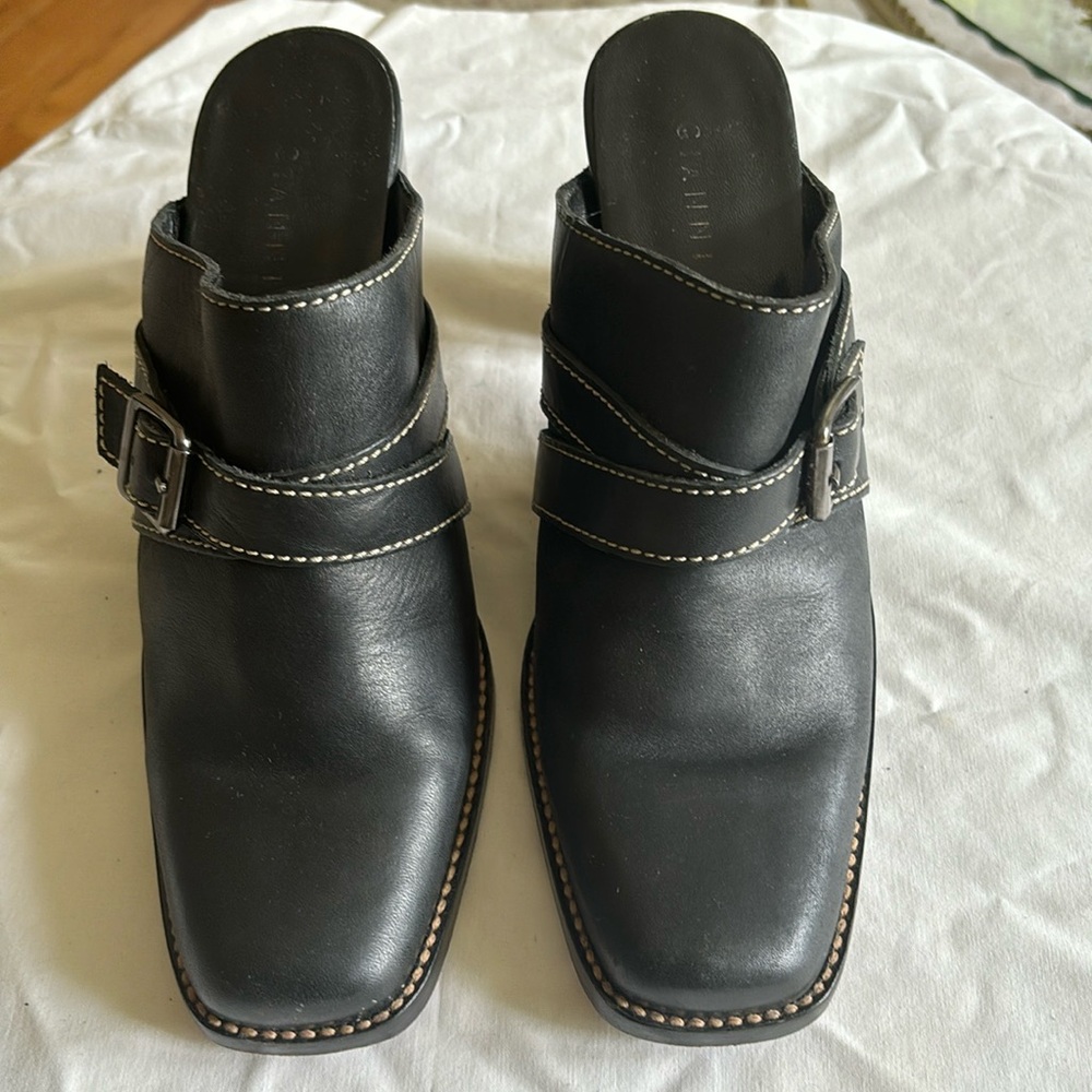 Gianni Bini Black Leather Sop-on Mule